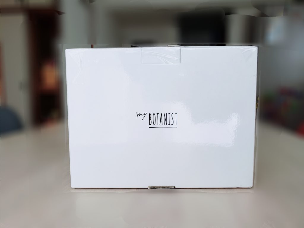 マイボタニストが届いたときの箱